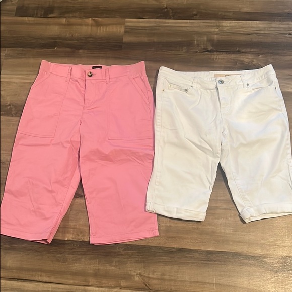 Lot of 2 Women’s Lee and DKNY Jeans Pink White Capris Long Shorts Summer Size 10 - Picture 1 of 16